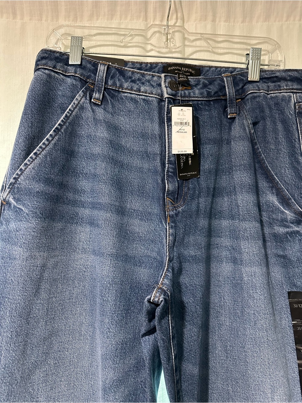 Banana Republic Relaxed Fit Men's Denim Jeans in Medium Blue